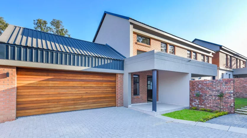Lincoln Bryanston, Leogem