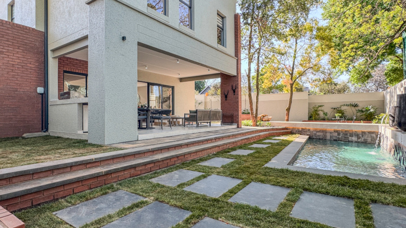 Omega Unit, The Mandarin, Bryanston — Sold Out
